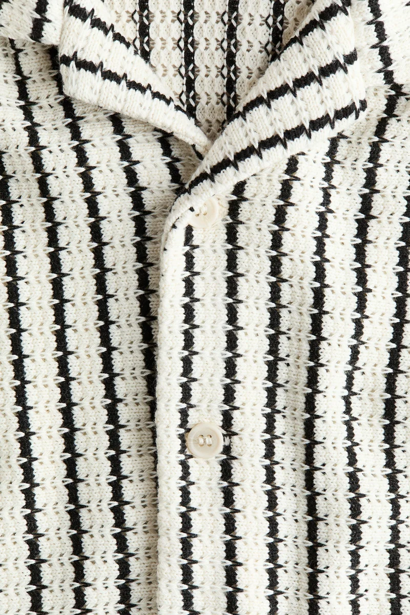 اتش اند ام قميص ريزورت بحياكة بوينتيل